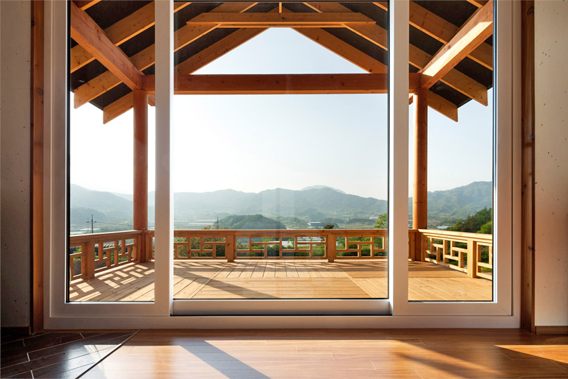 peaceful house on the hill in geochang by studio_GAON