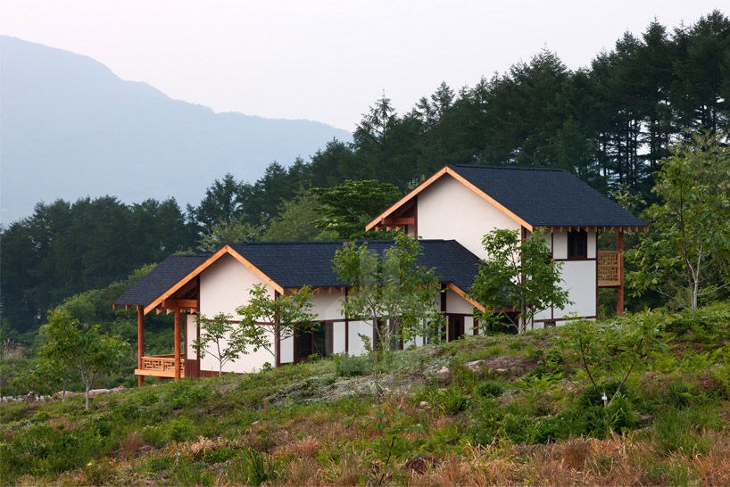 peaceful house on the hill in geochang by studio_GAON