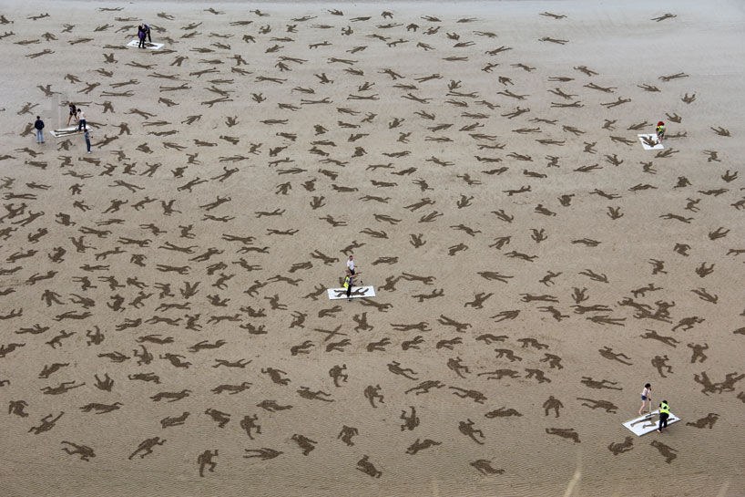 9,000 sand drawings commemorate the fallen on d-day