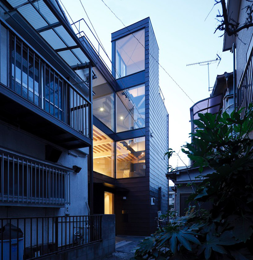 apollo architects thin vertical alley house frames tokyo skytree
