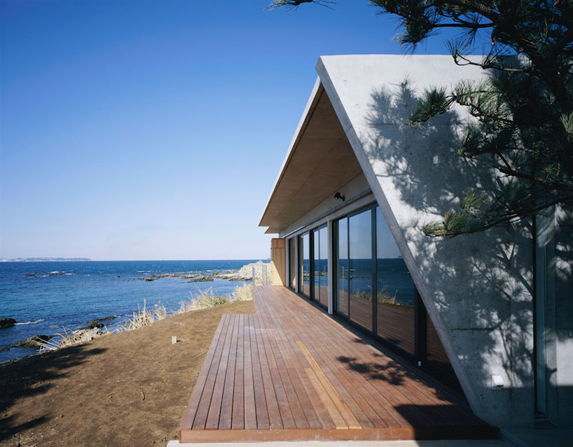 apollo architects position slash house in a nature park