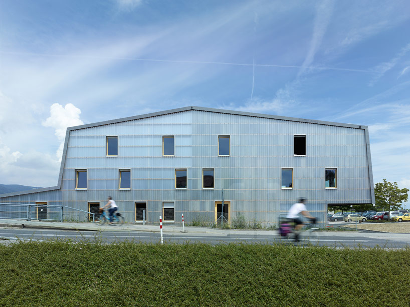 bunq architectes clads multipurpose building in polycarbonate