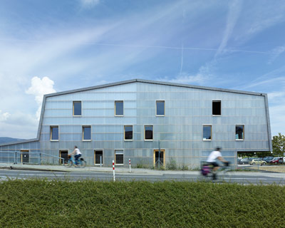 bunq architectes clads multipurpose building in polycarbonate