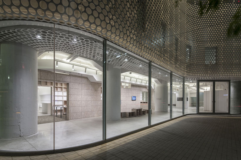 toshihiro mizutani architects: arts maebashi's curving facade