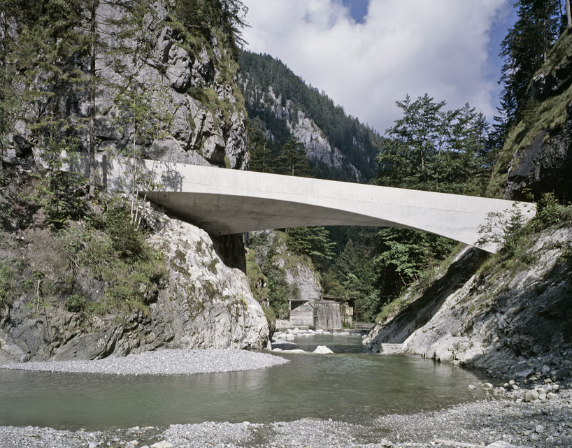 marte marte architekten curve and twist schanerloch bridge
