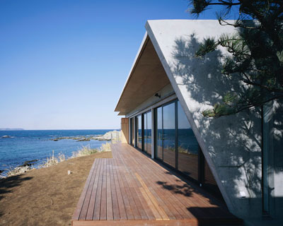 apollo architects position slash house in a nature park