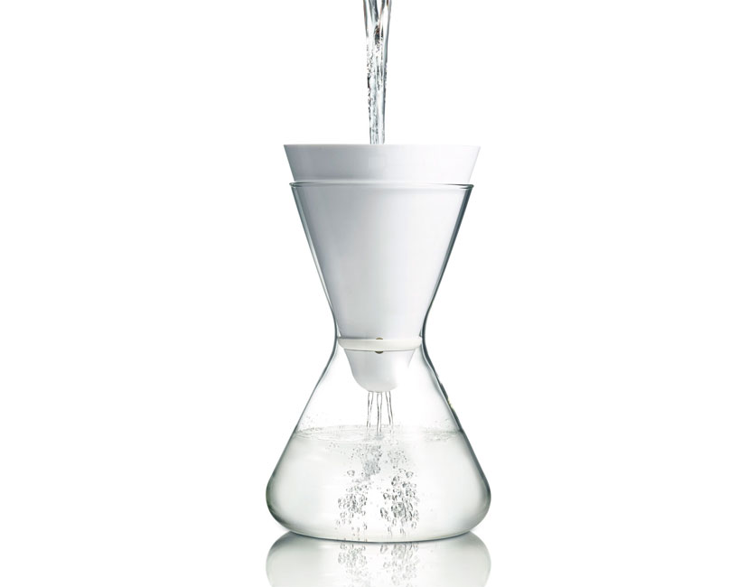 Soma's award-winning water filter made from bioplastic from FKuR