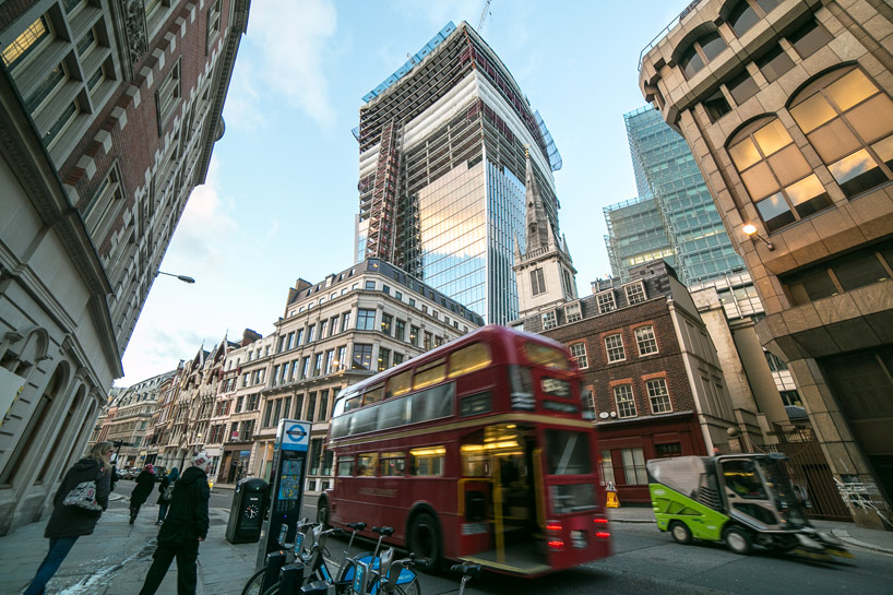 rafael vinoly's 20 fenchurch street skyscraper is melting cars