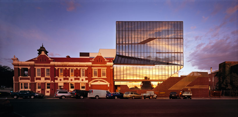 billard leece integrate ballarat cancer center with glass tower