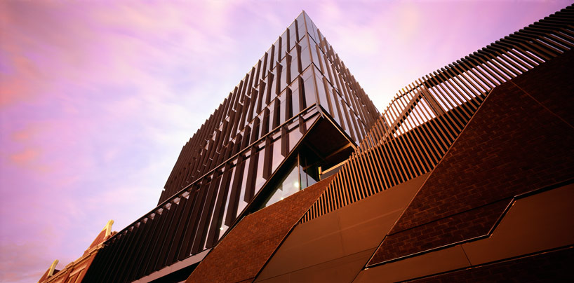 billard leece integrate ballarat cancer center with glass tower