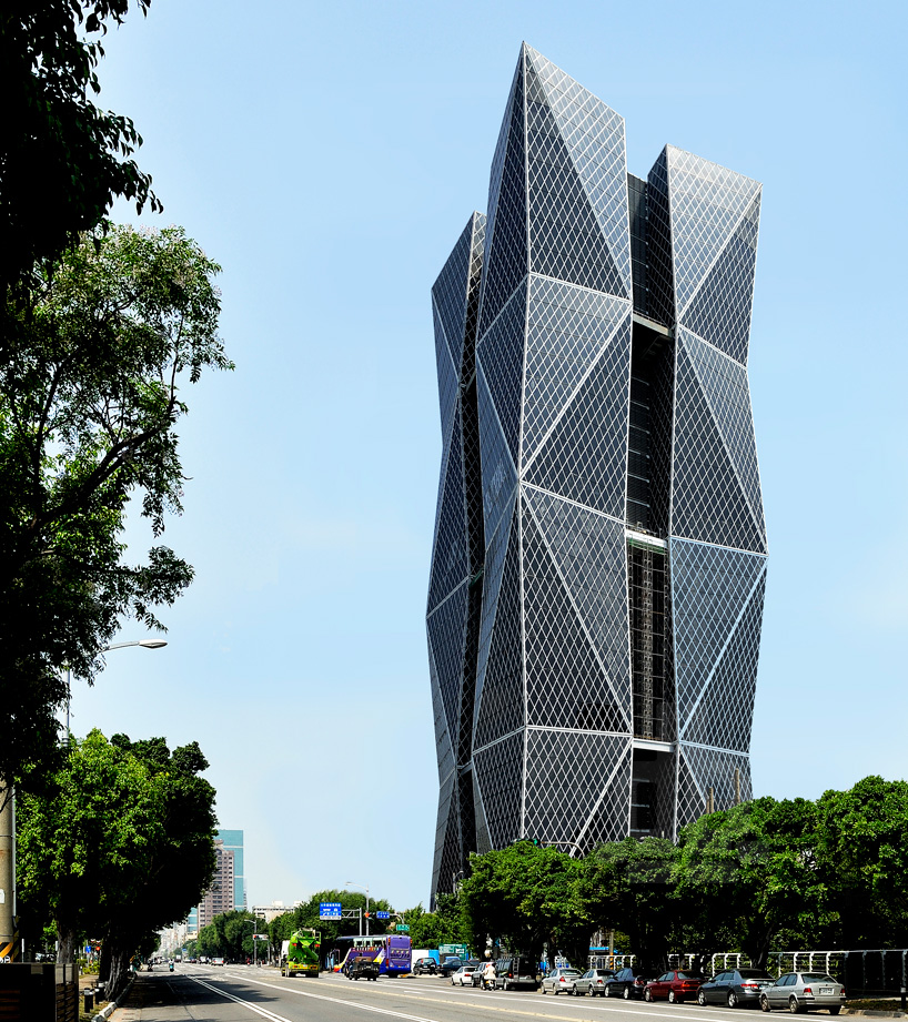 KRIS YAO | ARTECH employs dynamic geometries in china steel HQ