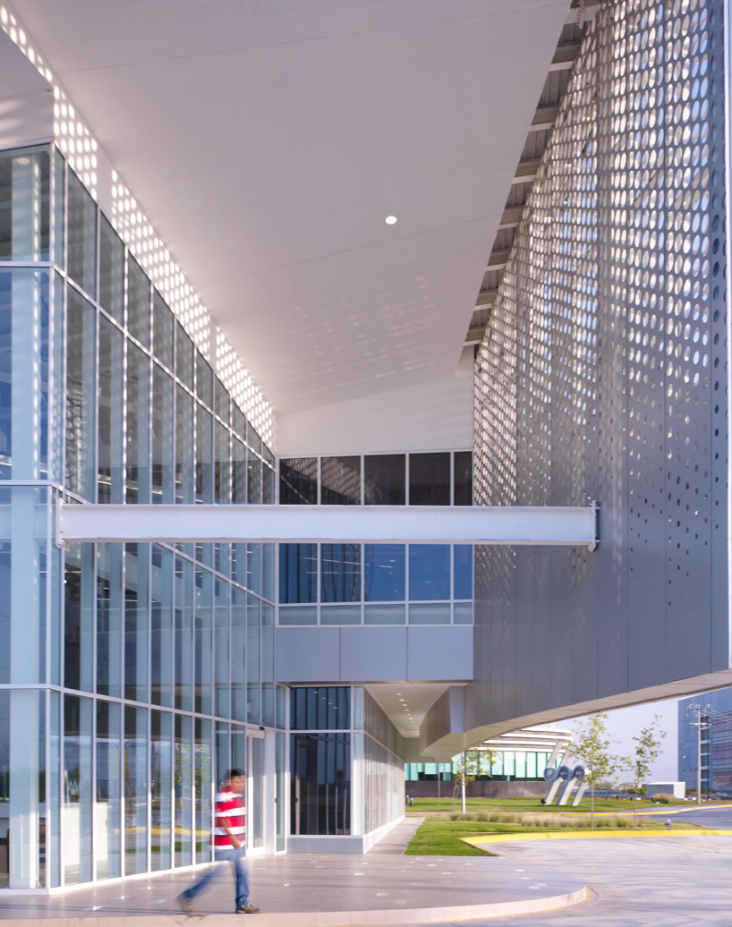 brooks + scarpa: metalsa center for manufacturing innovation