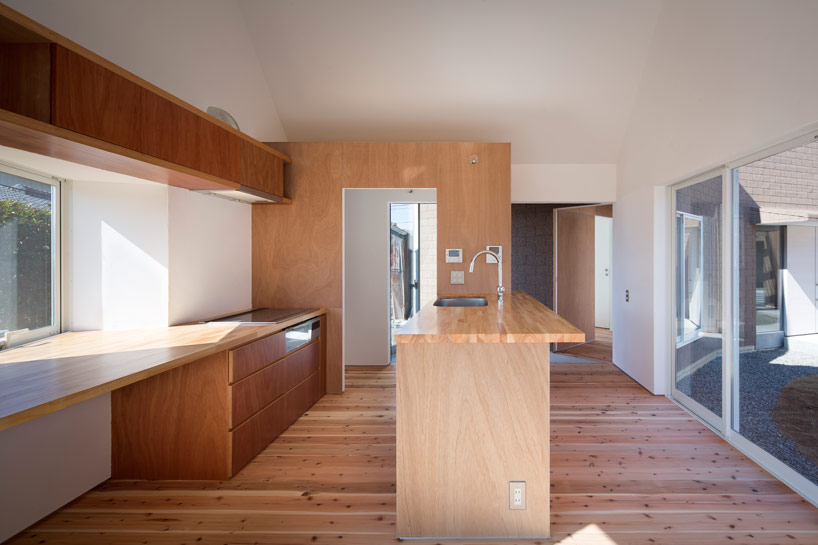 radial living at house of awa-cho by container design