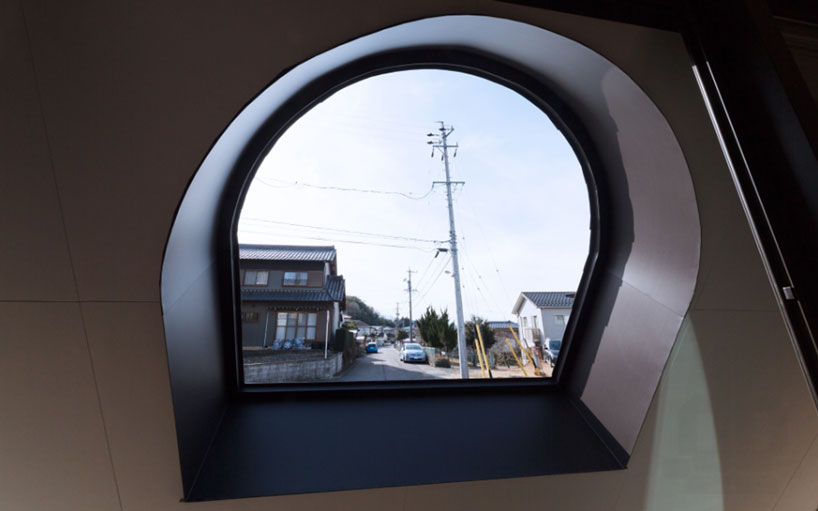 mamiya shinichi design studio interprets /slash as house