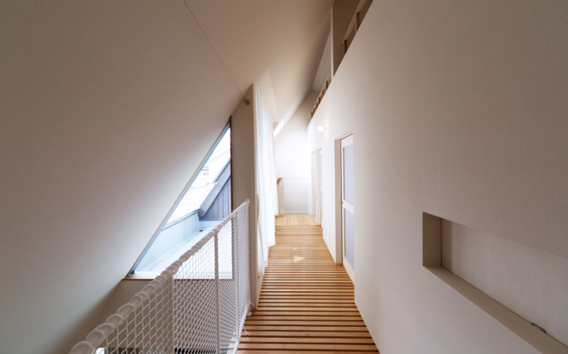 mamiya shinichi design studio interprets /slash as house
