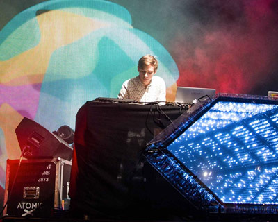 flume the infinity prism tour interactive visuals by toby + pete 