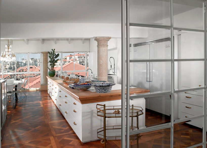 alex meitlis overhauls the kastiel's penthouse in jaffa, israel