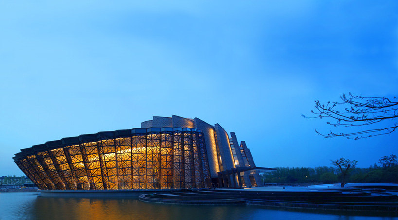 wuzhen theater by KRIS YAO | ARTECH rises out of the water