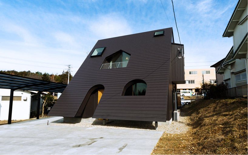 mamiya shinichi design studio interprets /slash as house