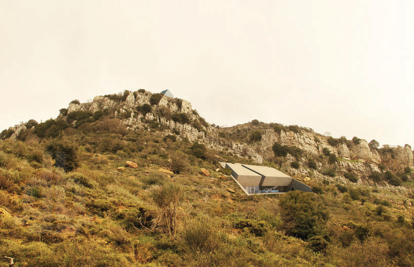 MZ architects contemplative meditation house + prayer chamber