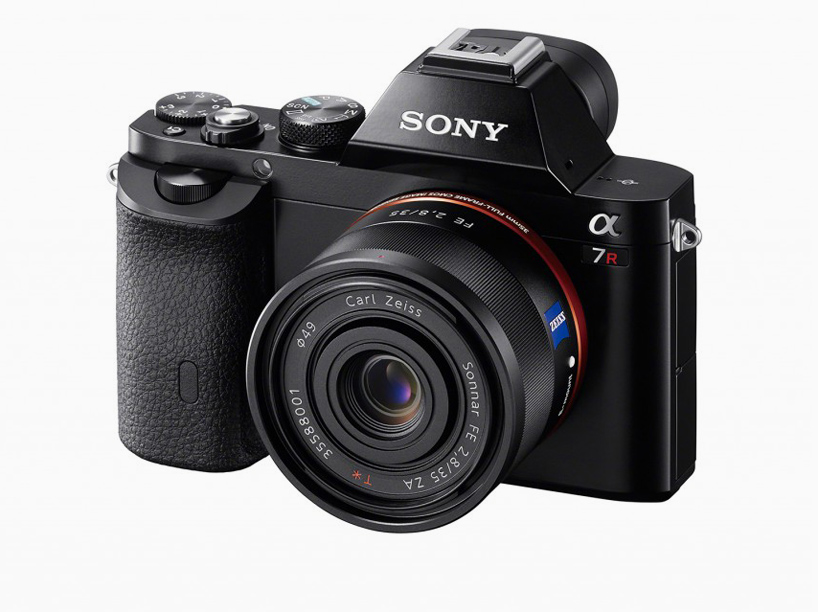 sony unveils the world's first full-frame mirrorless cameras