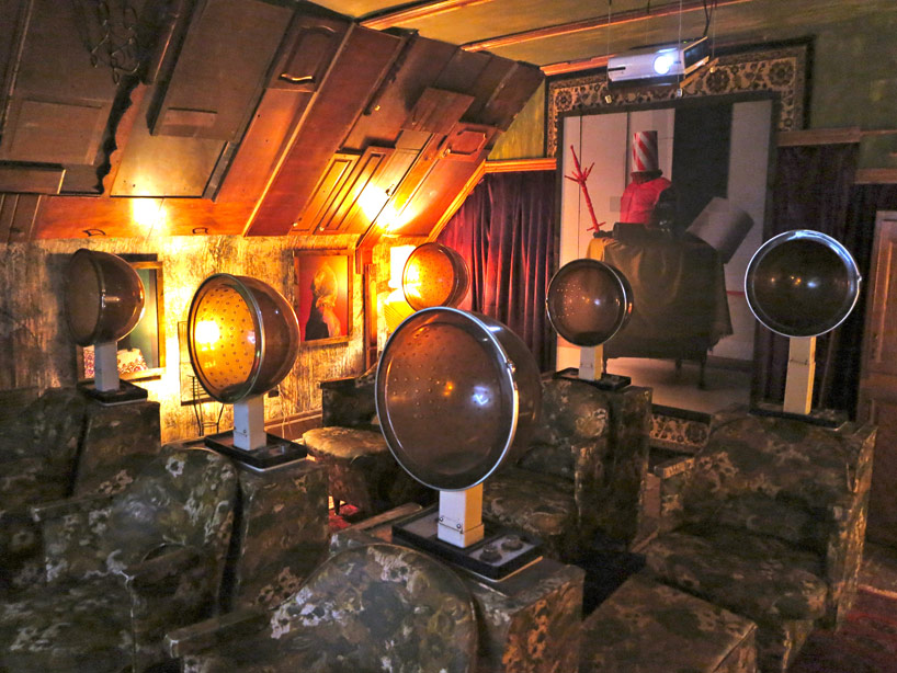 thorsten brinkmann transforms abandoned house into artspace