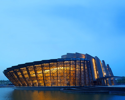 wuzhen theater by KRIS YAO | ARTECH rises out of the water