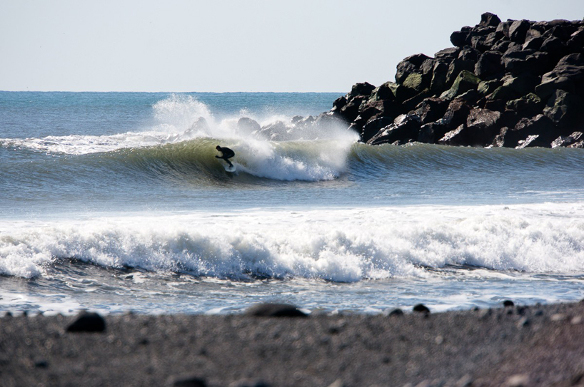 photographer shoots icelandic surfing series using solar power