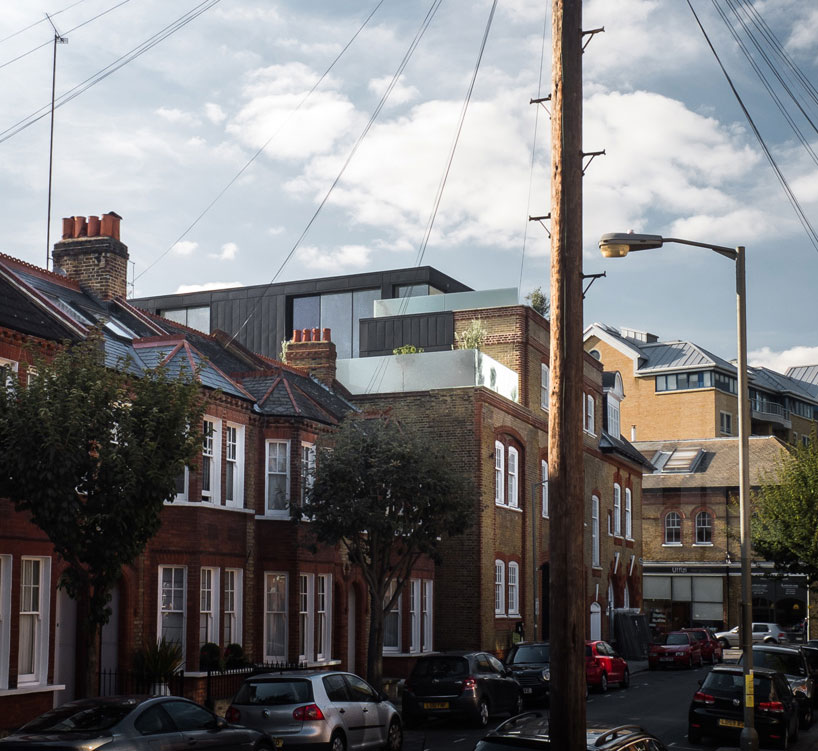 claridge-architects-parkgate-house-designboom04 claridge architects turns victorian bakery into parkgate house
