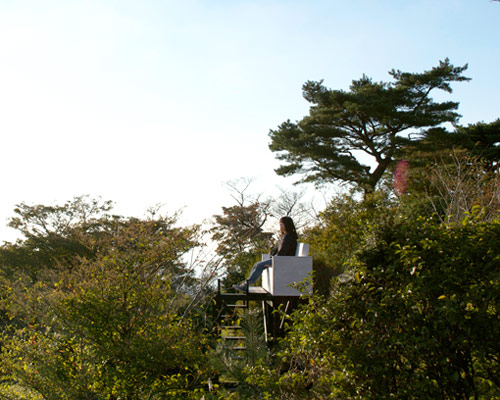 hidemi nishida studio floats five garden sky couches in japan