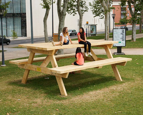 benedetto bufalino plays with the perception of a picnic table