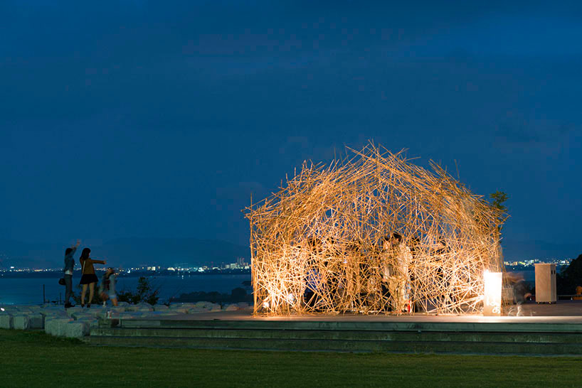 naoya-matsumoto-yoshi-bar-2nd-designboom02 naoya matsumoto uses reed to construct enchanting yoshi bar