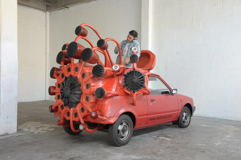 olaf mooij drives the DJ mobile 2-0 for on-the-go partying
