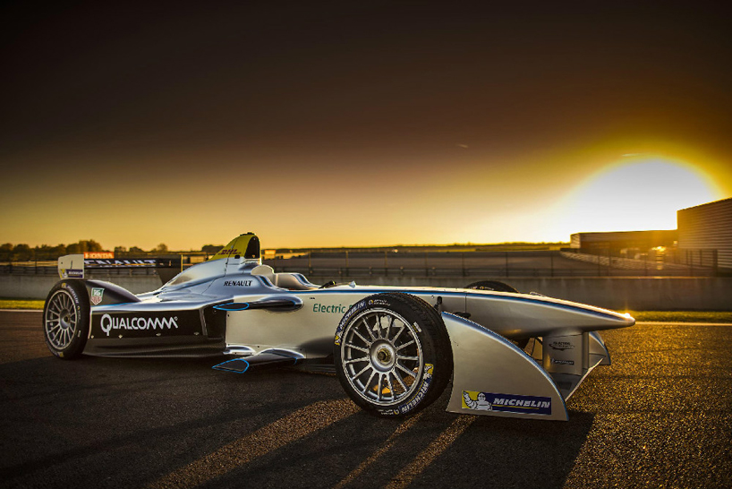formula E's spark-renault electric race car debuts on track