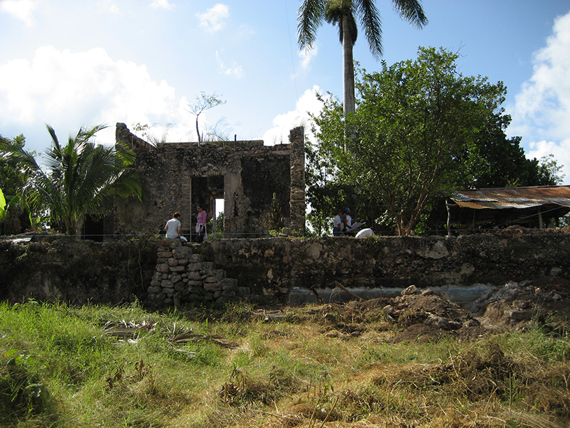 reyes rios + larrain renovate an agave fiber production building
