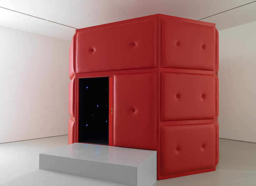 tatsuo miyajima exhibits hypnotic digital installations