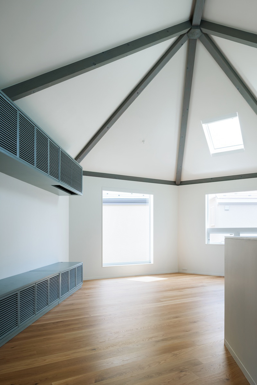 case-real completes the house in tsurumaki