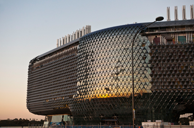 woods bagot SAHMRI designboom woods bagot clads SAHMRI in articulated transparent facade