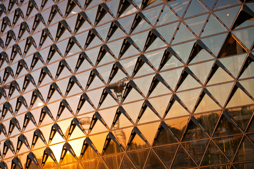 woods bagot SAHMRI designboom woods bagot clads SAHMRI in articulated transparent facade