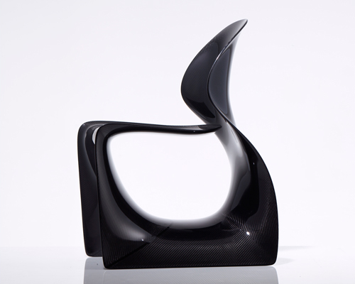 ross lovegrove sinuously moulds carbon fiber MOOT chair