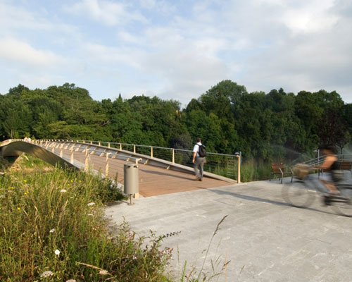 anta ingenieria civil curves footbridge over urumea river 