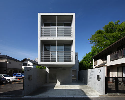 atelier hako architects cantilevers minamikarasuyama house 
