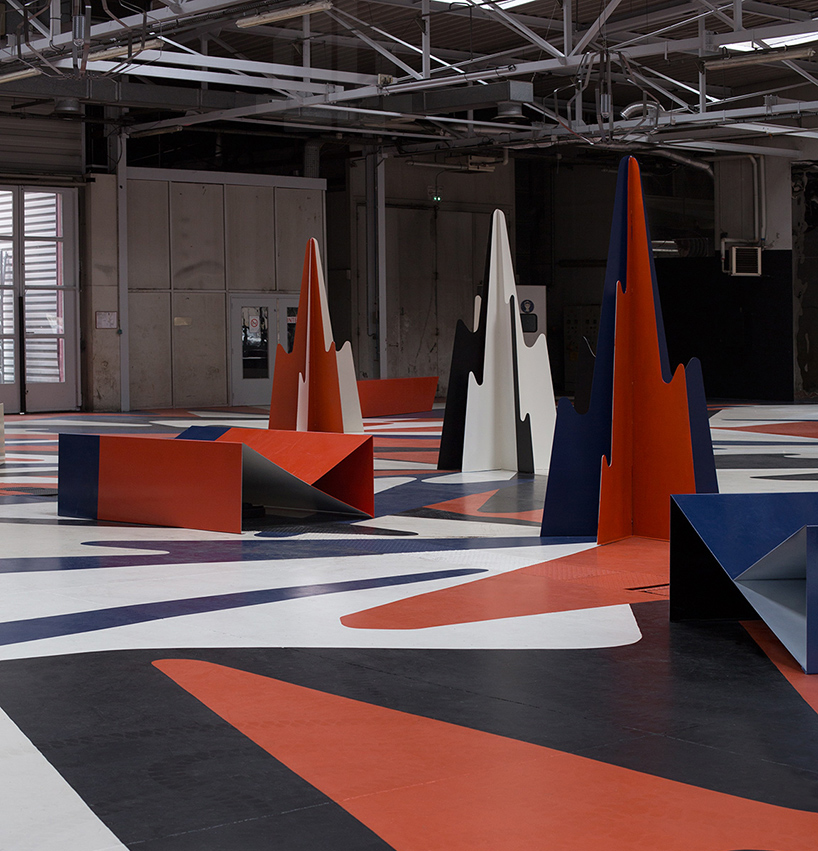 etienne-bardelli-the-walking-ghosts-designboom02 etienne bardelli unveils walking ghosts installation in france