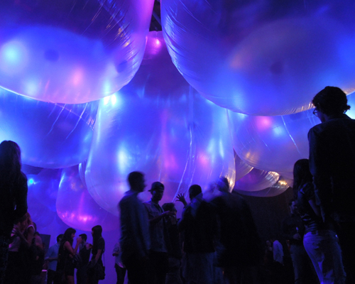hidemi nishida studio floats giant bubbles over party in LA