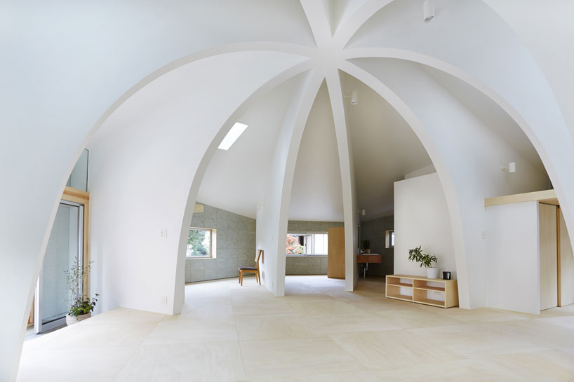 hiroyuki shinozaki arranges house I around domed central core