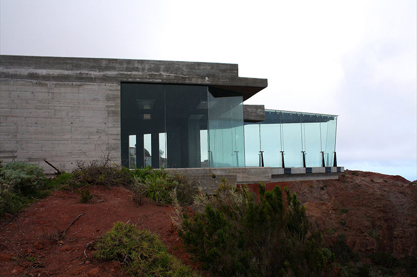 jose luis bermejo builds mirador de abrante - a balcony to infinity