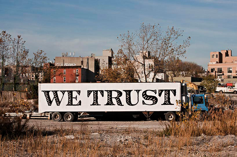 rub-kandy-we-trust-designboom03 rub kandy paints we trust from the dollar bill onto NY truck