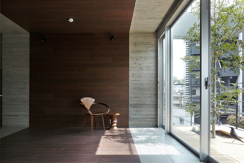 balcony house by ryo matsui architects values the outdoors