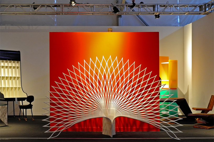 uufie fans peacock chair from a single sheet of Corian®