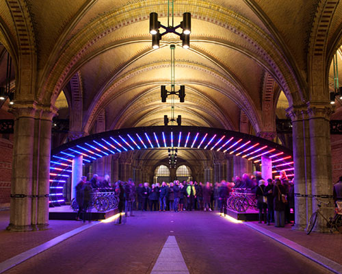 VVM illuminates rijksmuseum passage with bicycle lightbattle